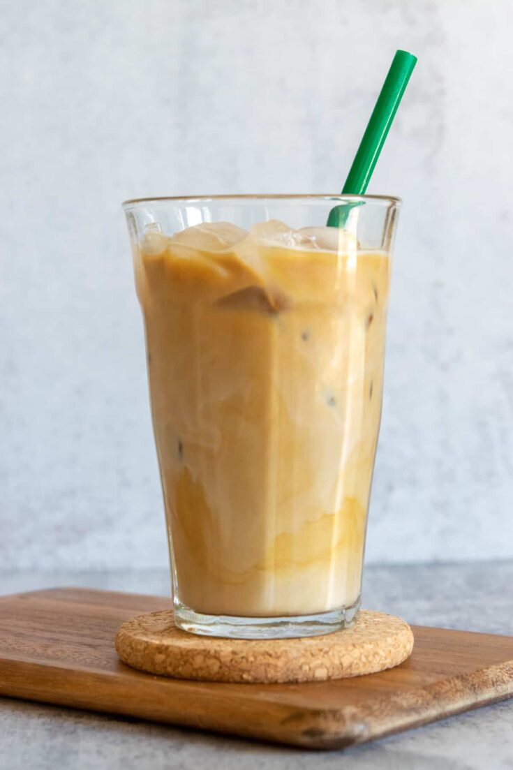 Iced Vanilla Latte Starbucks (Copycat)